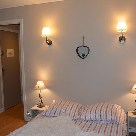 Hotel Le Central La Feclaz Bagian luar foto