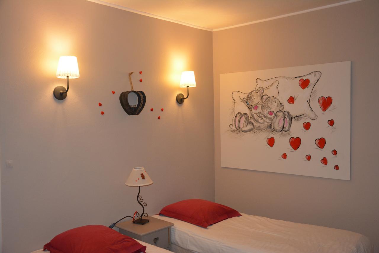 Hotel Le Central La Feclaz Bagian luar foto