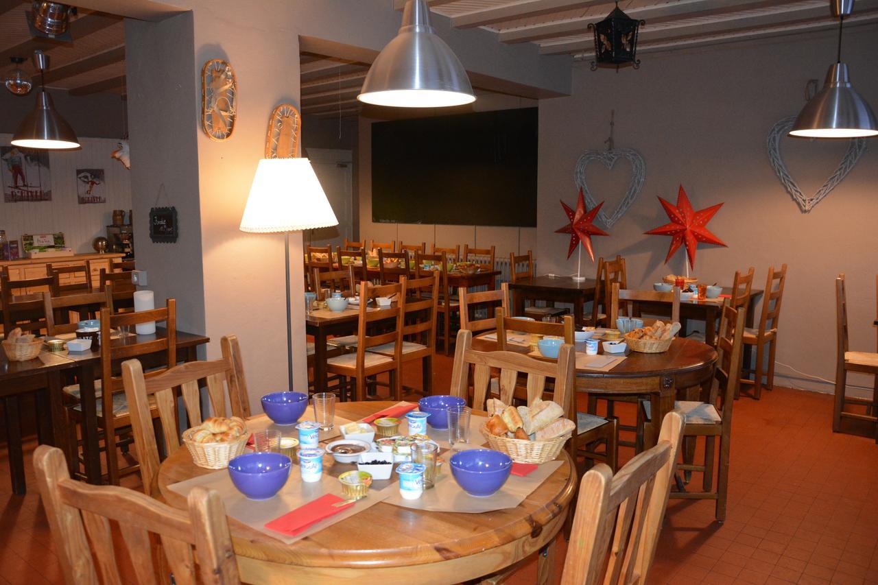 Hotel Le Central La Feclaz Bagian luar foto